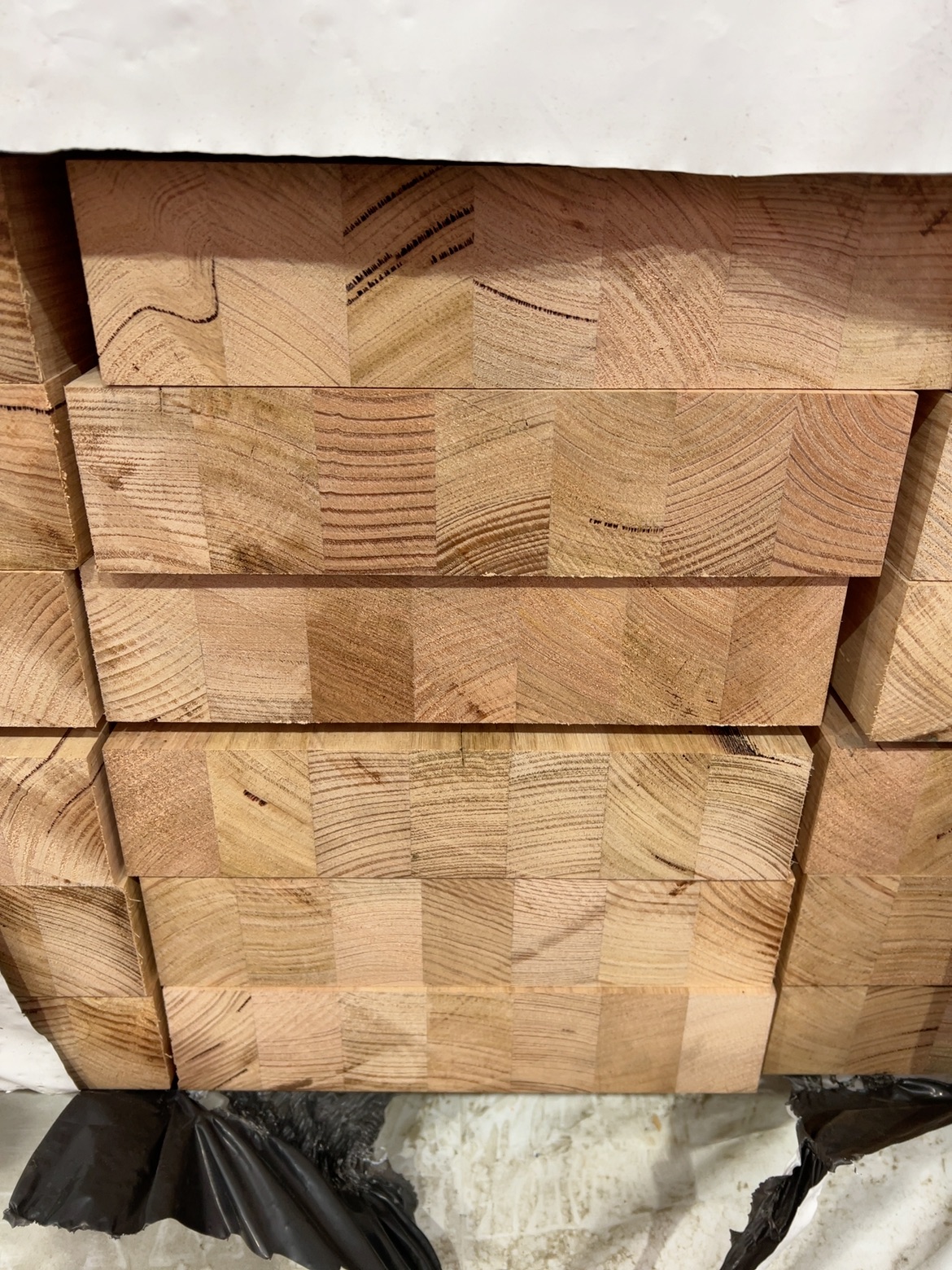 290X68 VIC ASH STD LAM DAR KD HARDWOOD STAIR TREADS- 27/1.0 290X68 VIC ASH STD LAM DAR KD HARDWOOD STAIR TREADS- 27/1.0