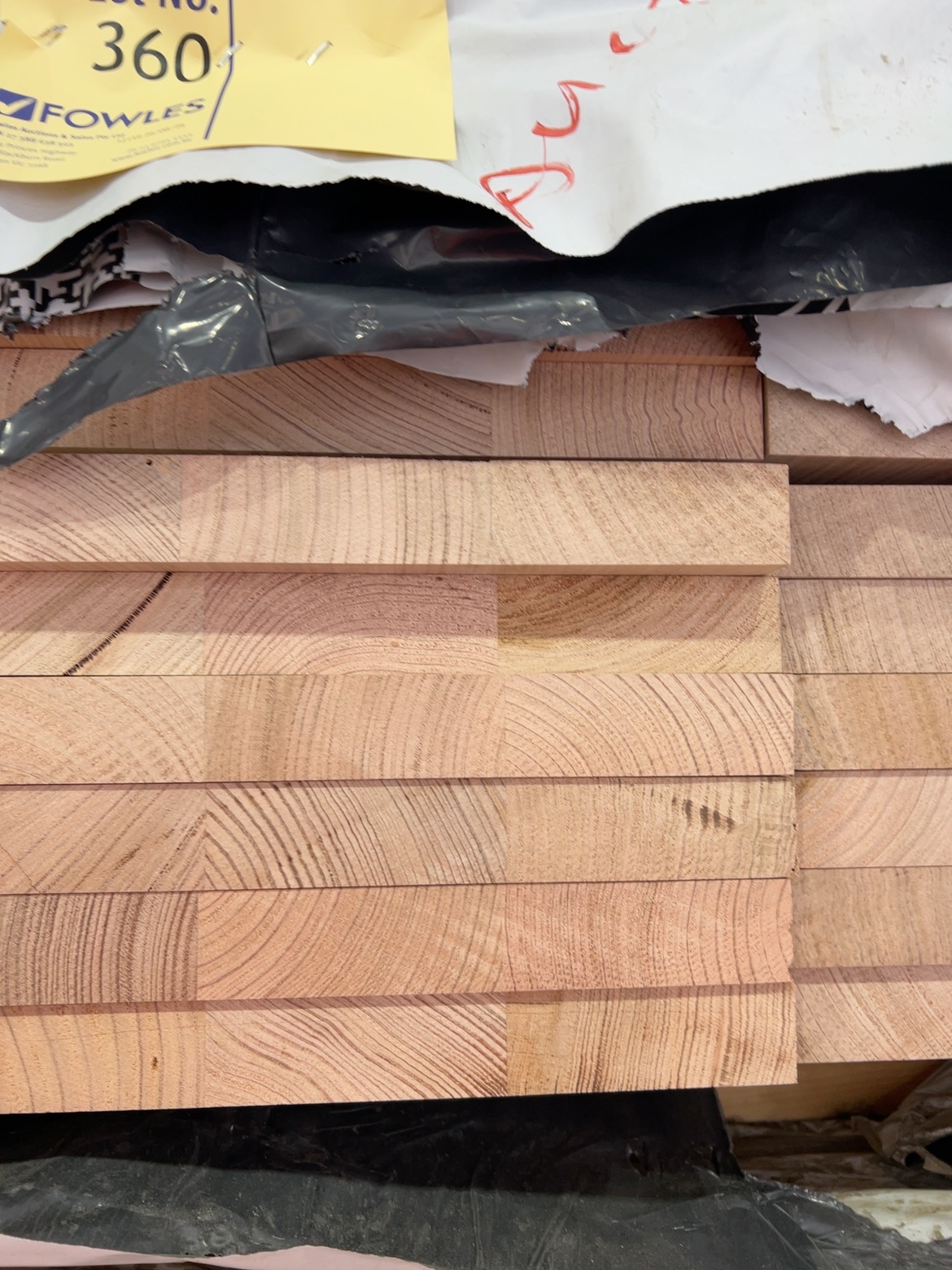 285X33 AUS OAK DAR LAM STANDARD GRADE KD HARDWOOD STAIR TREADS- 54/0.93 285X33 AUS OAK DAR LAM STANDARD GRADE KD HARDWOOD STAIR TREADS- 54/0.93