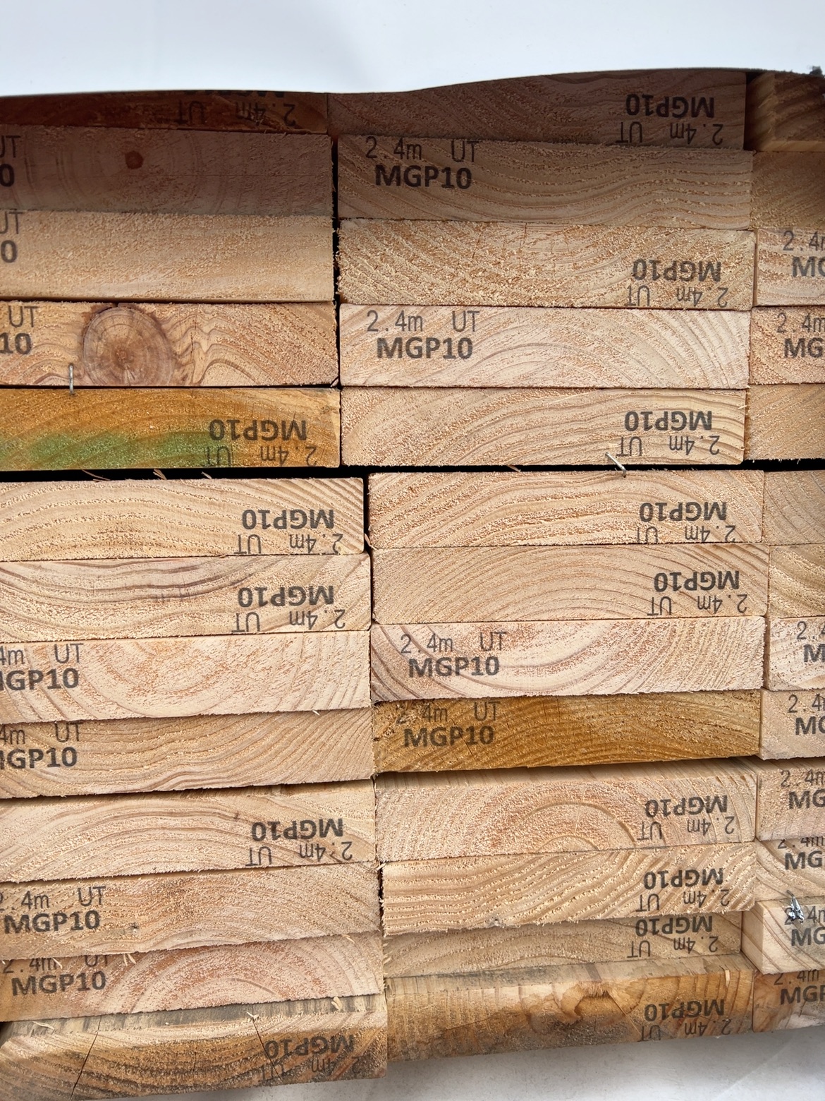 190X35 MGP10 PINE-72/2.4 (THIS PACK IS AGED STOCK AND SOLD AS IS) 190X35 MGP10 PINE-72/2.4 (THIS PACK IS AGED STOCK AND SOLD AS IS)
