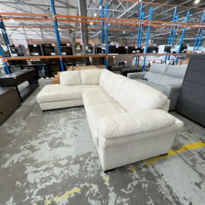 ITALIAN FULL GRAIN LEATHER 3.5 SEAT COUCH WITH CHAISE - SECOND HAND - SOLD AS IS ITALIAN FULL GRAIN LEATHER 3.5 SEAT COUCH WITH CHAISE - SECOND HAND - SOLD AS IS