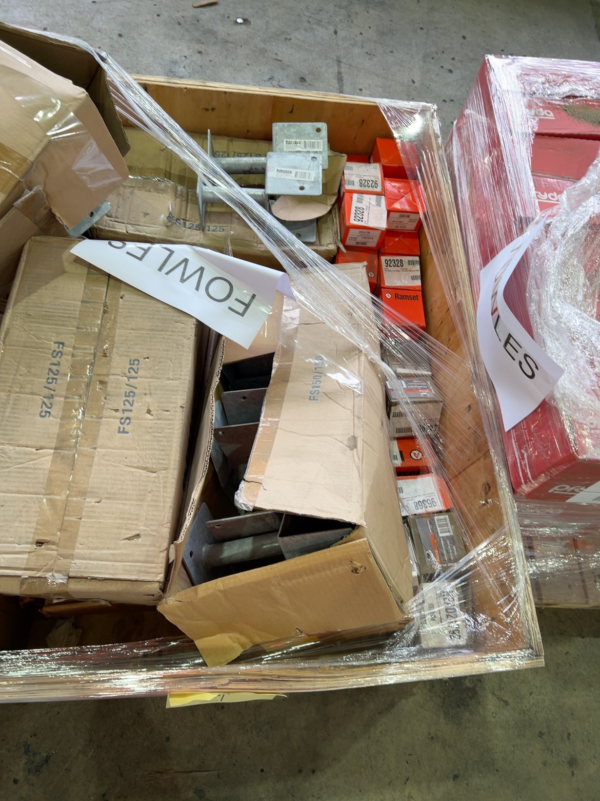 PALLET OF ASSORTED HARDWARE INCLUDING METAL POST SUPPORTS, RAMSET HARWARE ETC PALLET OF ASSORTED HARDWARE INCLUDING METAL POST SUPPORTS, RAMSET HARWARE ETC