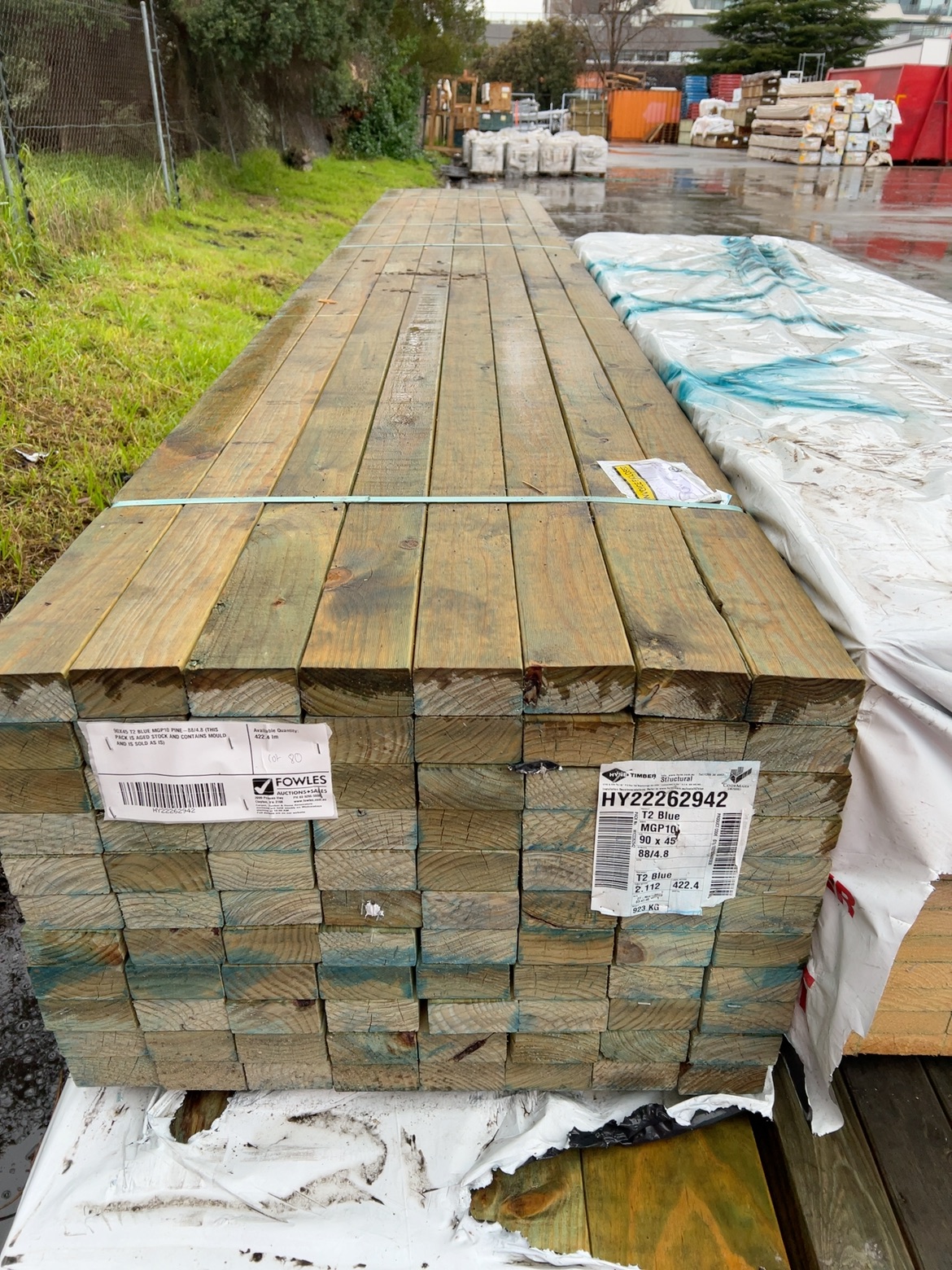 90X45 T2 BLUE MGP10 PINE-88/4.8 (THIS PACK IS AGED STOCK AND CONTAINS MOULD AND IS SOLD AS IS) 90X45 T2 BLUE MGP10 PINE-88/4.8 (THIS PACK IS AGED STOCK AND CONTAINS MOULD AND IS SOLD AS IS)
