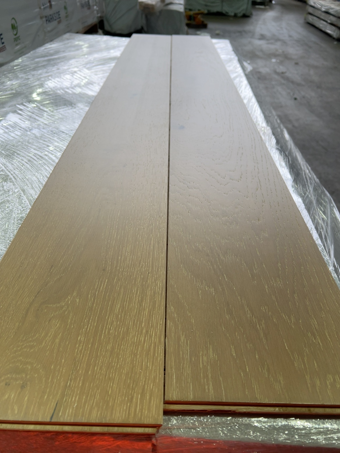 1860X190X12/2MM COLOUR 3234 ENGINEERED FLOORING- (25 BOXES X 2.8272 M2) 1860X190X12/2MM COLOUR 3234 ENGINEERED FLOORING- (25 BOXES X 2.8272 M2)