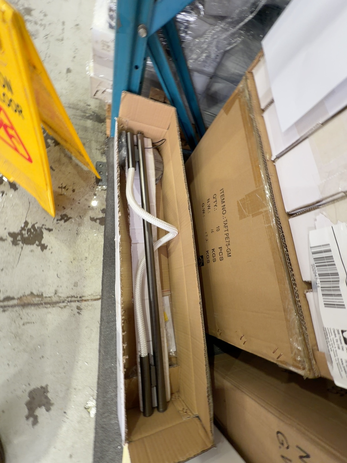 NEW (BOX OF 10 QTY) TAFT 75CM PENDANT LIGHT, TAFT PE75-GM RRP$265 EACH NEW (BOX OF 10 QTY) TAFT 75CM PENDANT LIGHT, TAFT PE75-GM RRP$265 EACH