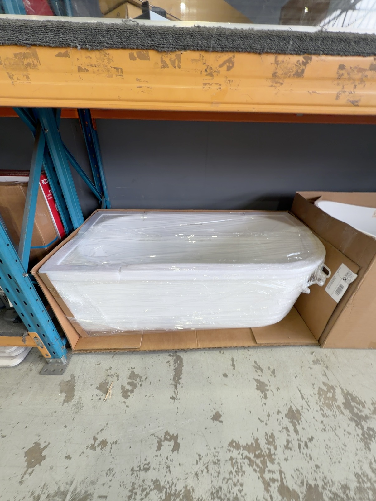 NEW ARCISAN MATTE WHITE 1500MM BACK TO THE WALL ACRYLIC BATH WITH OVERFLOW, 1500MM X 750MM AR32302.MW RRP$2299 NEW ARCISAN MATTE WHITE 1500MM BACK TO THE WALL ACRYLIC BATH WITH OVERFLOW, 1500MM X 750MM AR32302.MW RRP$2299