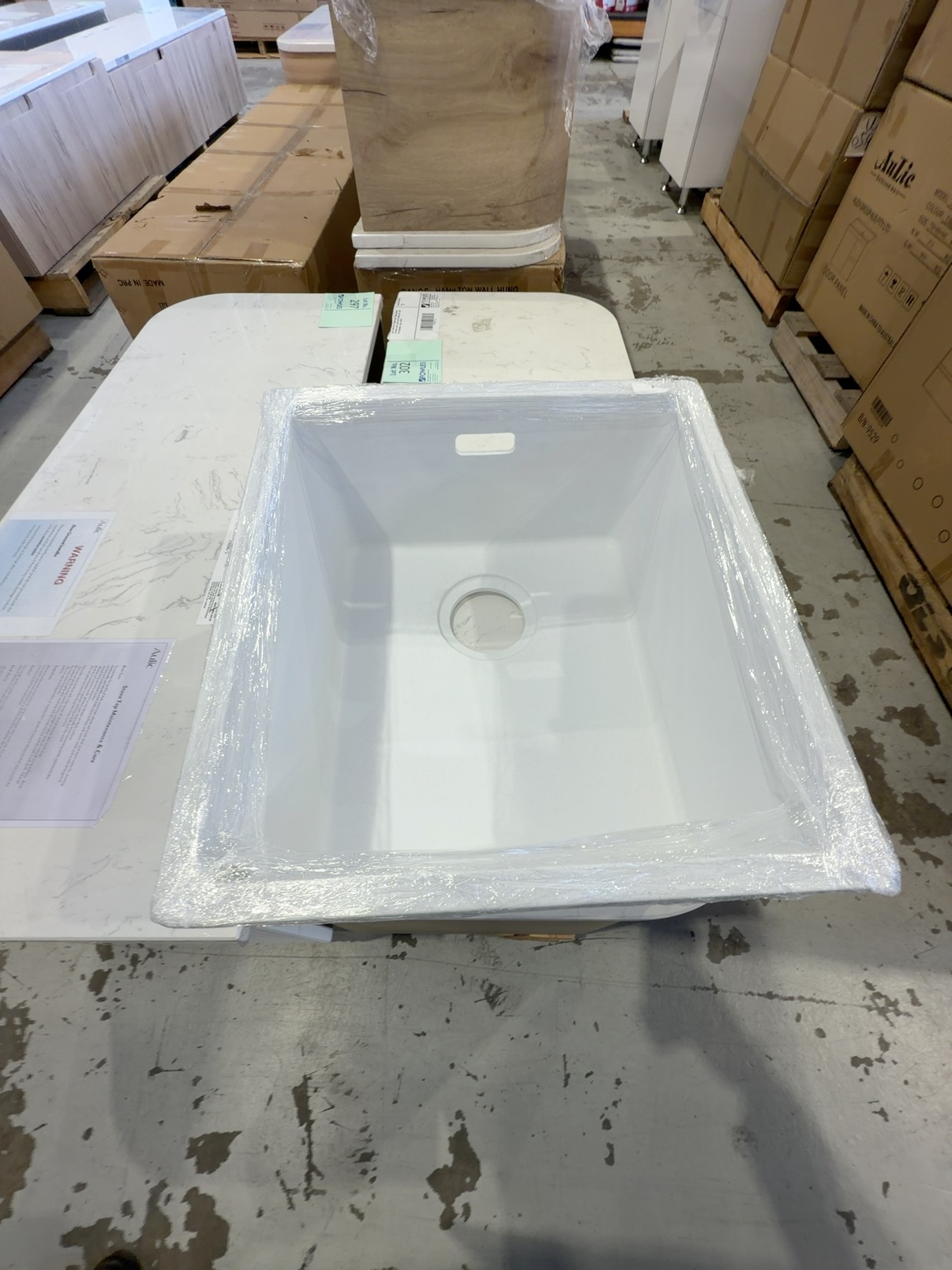 NEW FRANKE MARIS GRANITE SINGLE BOWL SINK, MRG610-37B-MB, 370MM MATTE BLACK, 12 MONTH WARRANTY NEW FRANKE MARIS GRANITE SINGLE BOWL SINK, MRG610-37B-MB, 370MM MATTE BLACK, 12 MONTH WARRANTY