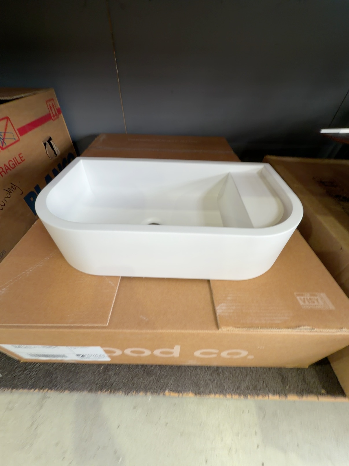 NEW LOOP 02 BASIN, WALL HUNG IVORY, NO TAP HOLE, LP2-2-NO-O-IV RRP$1500, 12 MONTH WARRANTY NEW LOOP 02 BASIN, WALL HUNG IVORY, NO TAP HOLE, LP2-2-NO-O-IV RRP$1500, 12 MONTH WARRANTY