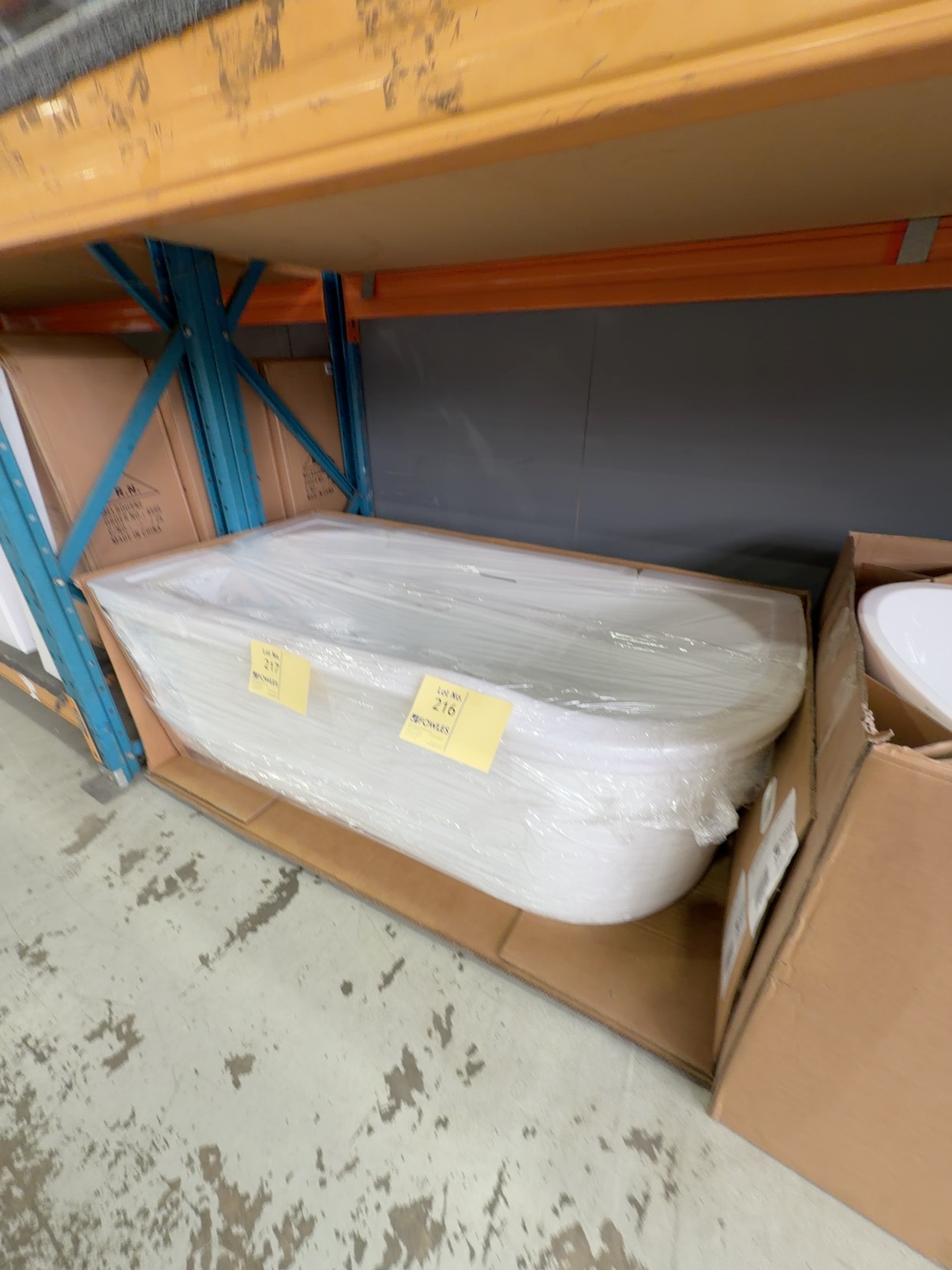 NEW ARCISAN BACK TO THE WALL LEFT HAND CORNER 1500M BATH WITH OVERFLOW, MATTE WHITE, AR32302.MW RRP$2299 NEW ARCISAN BACK TO THE WALL LEFT HAND CORNER 1500M BATH WITH OVERFLOW, MATTE WHITE, AR32302.MW RRP$2299