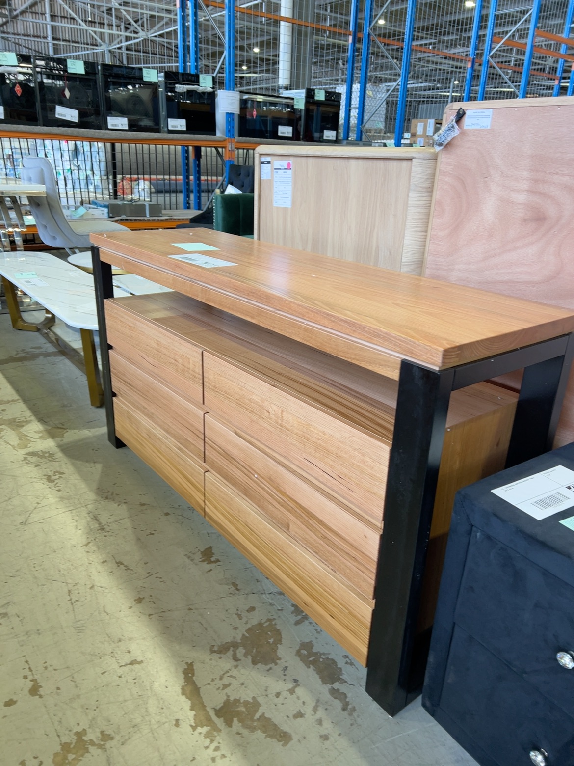 EX-DISPLAY COWAN DRESSER MASSMATE, SOLD AS IS EX-DISPLAY COWAN DRESSER MASSMATE, SOLD AS IS