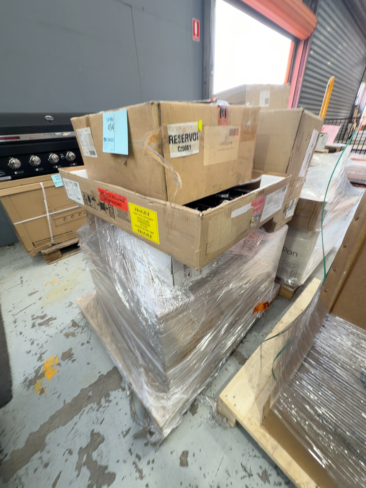 PALLET OF ASSORTED SEIMA SINKS 14 DAY WARRANTY PALLET OF ASSORTED SEIMA SINKS 14 DAY WARRANTY