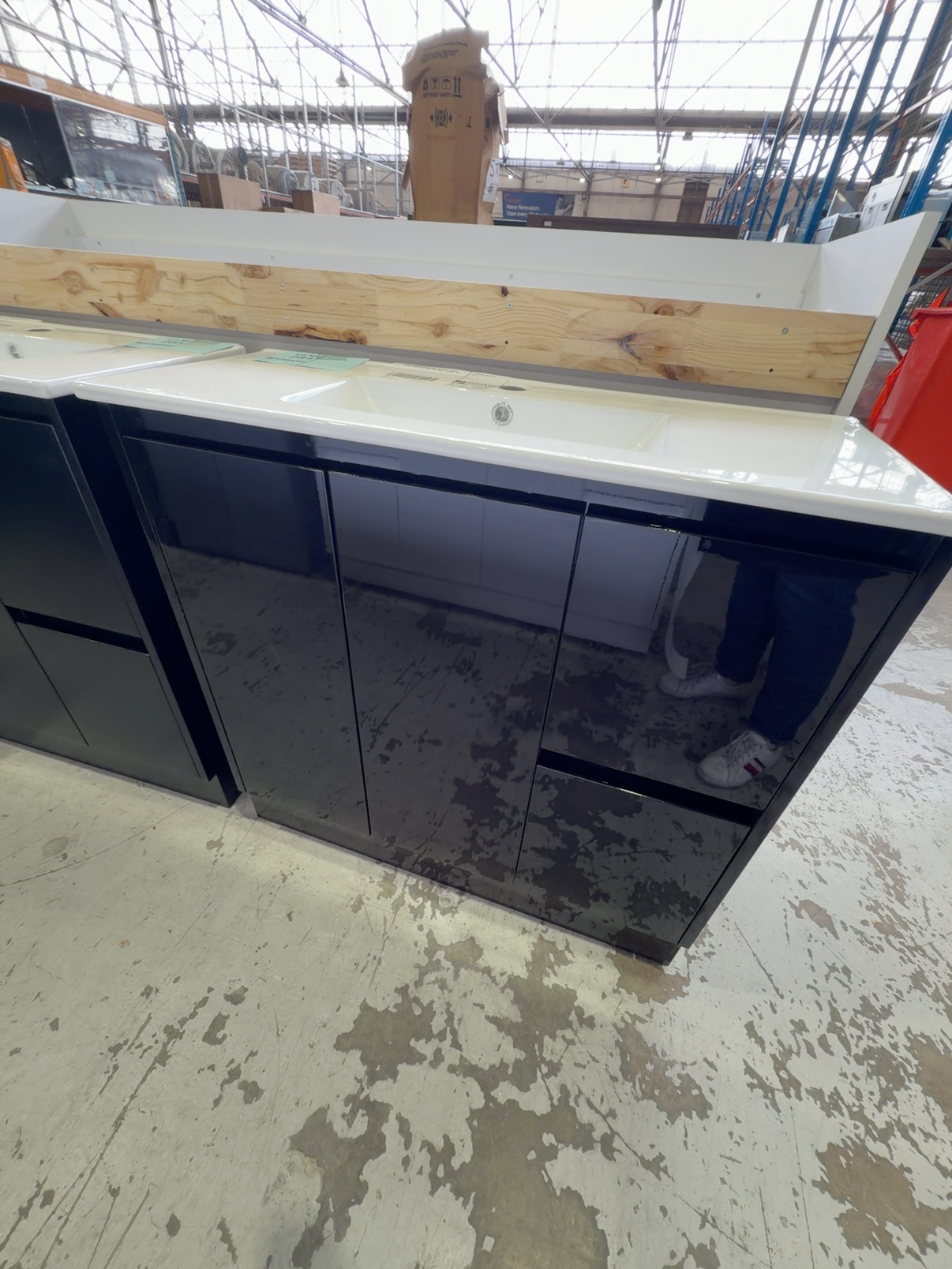 NEW 900MM GLOSS BLACK NARROW FLOOR VANITY WITH CERAMIC TOP SK32-900WB-SD NEW 900MM GLOSS BLACK NARROW FLOOR VANITY WITH CERAMIC TOP SK32-900WB-SD