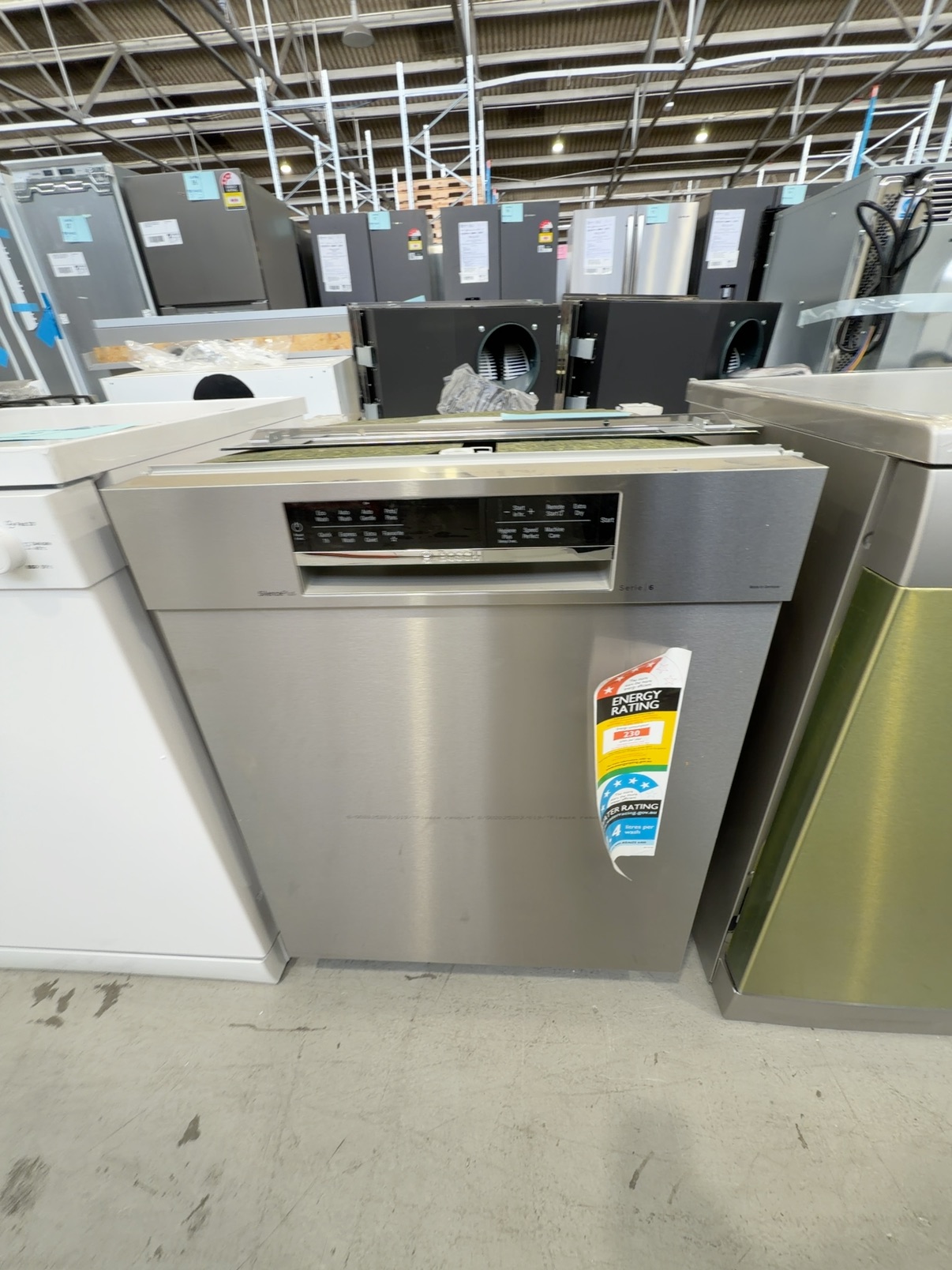 NEW BOSCH SMU6HAS01A DISHWASHER S/STEEL WITH 14 DAY WARRANTY NEW BOSCH SMU6HAS01A DISHWASHER S/STEEL WITH 14 DAY WARRANTY
