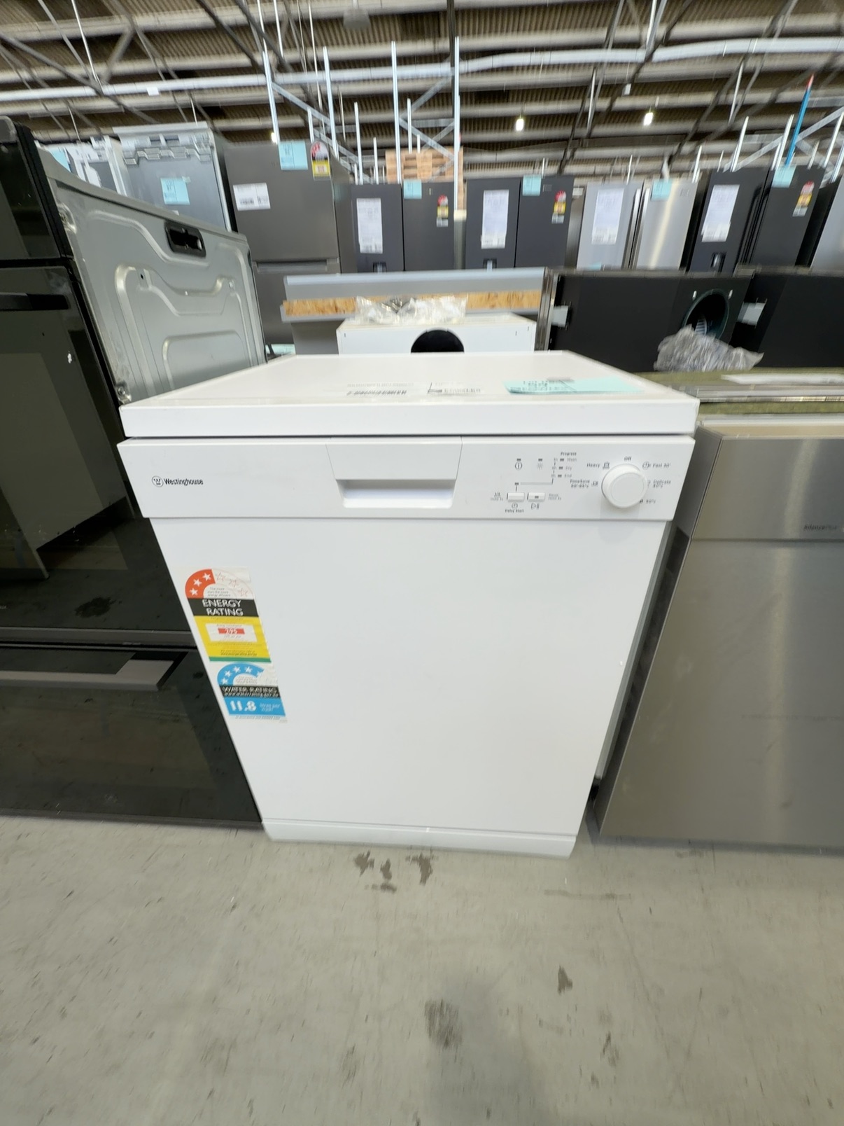 NEW WESTINGHOUSE WHITE DISHWASHER WSF6602WA WITH 14 DAY WARRANTY NEW WESTINGHOUSE WHITE DISHWASHER WSF6602WA WITH 14 DAY WARRANTY