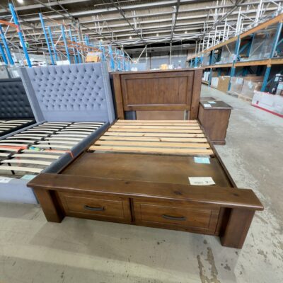 EX SHOWROOM - CAMDEN TIMBER QUEEN SIZE BEDFRAME WITH STORAGE DRAWERS AT END OF BED EX SHOWROOM - CAMDEN TIMBER QUEEN SIZE BEDFRAME WITH STORAGE DRAWERS AT END OF BED