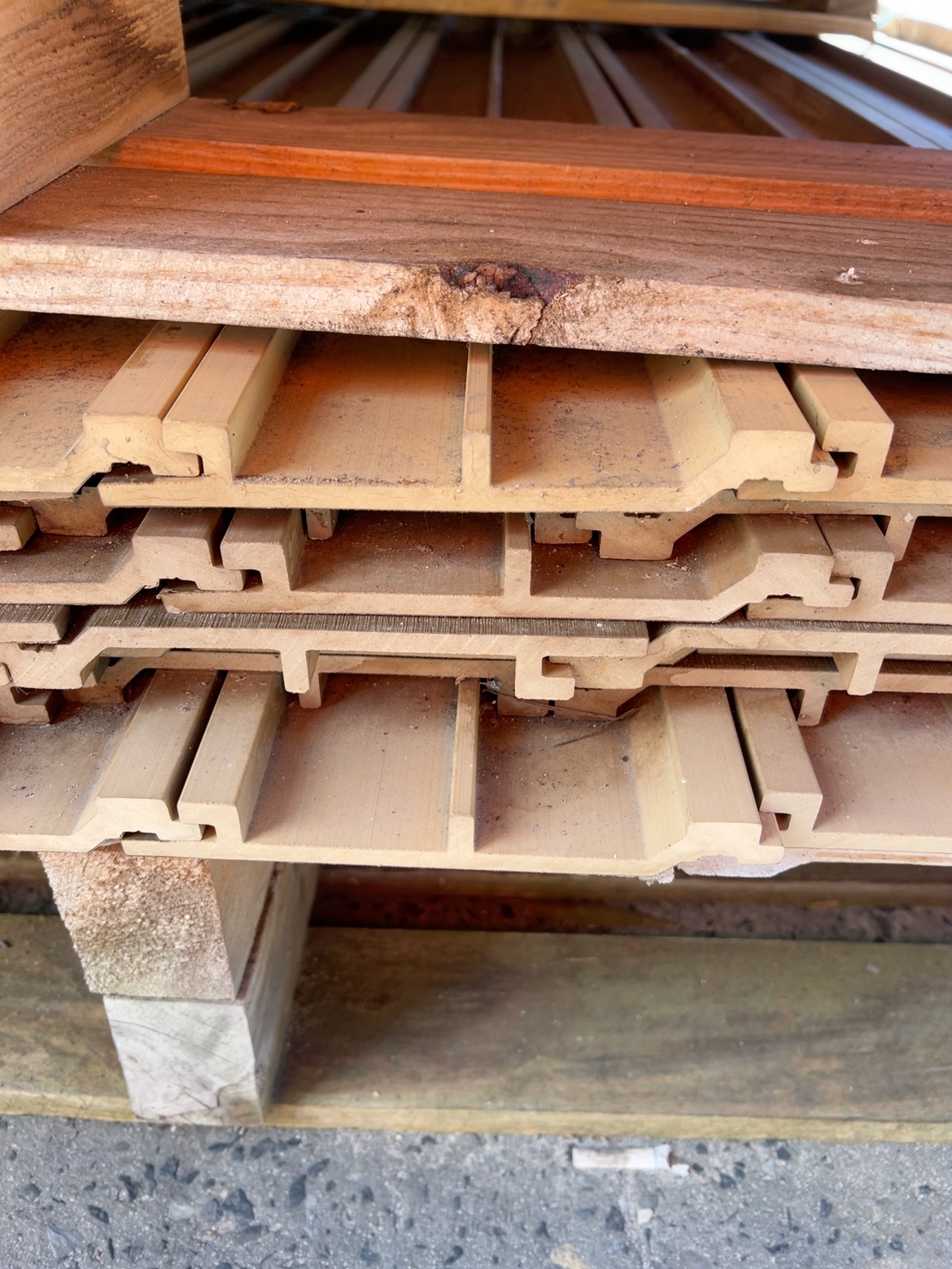 150X21 CX ORIGINAL COMPOSITE SPOTTED GUM CLADDING 42/5.4 150X21 CX ORIGINAL COMPOSITE SPOTTED GUM CLADDING 42/5.4