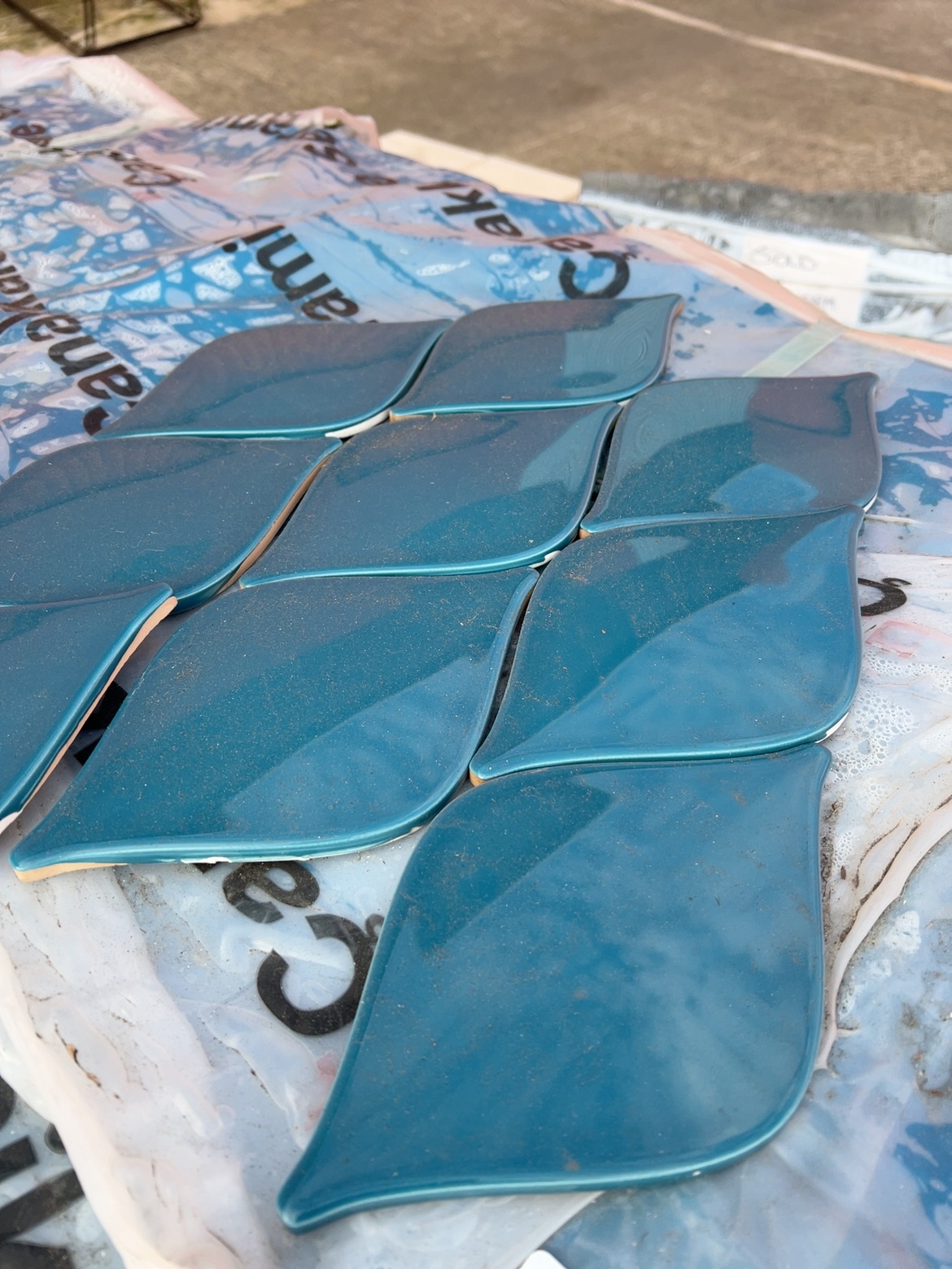 PALLET OF ONYA BLUE 150MM X 150MM BLUE TILE PALLET OF ONYA BLUE 150MM X 150MM BLUE TILE