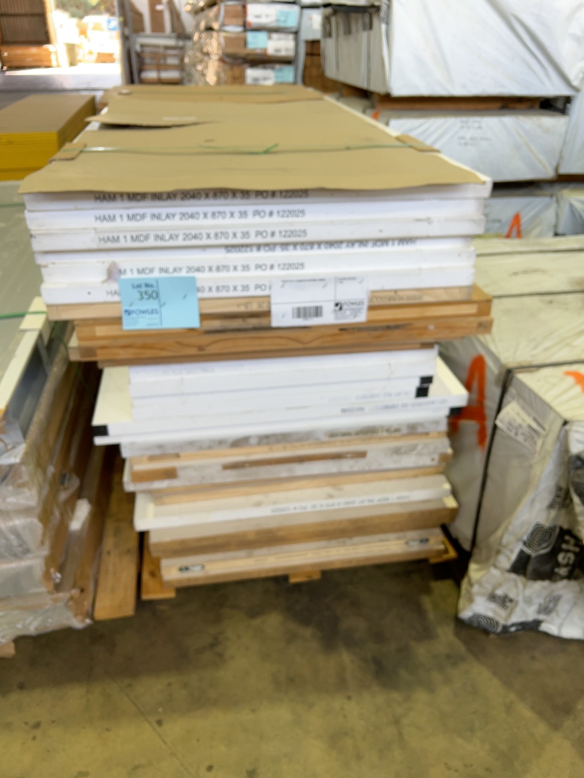 PALLET OF 31 ASSORTED INTERNAL DOORS PALLET OF 31 ASSORTED INTERNAL DOORS