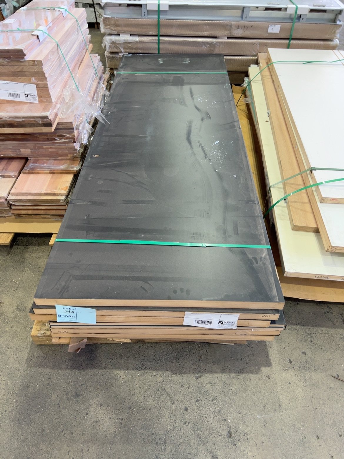 PALLET OF 6/2700X920 SOLID FLUSH PANEL ENTRY DOORS PALLET OF 6/2700X920 SOLID FLUSH PANEL ENTRY DOORS