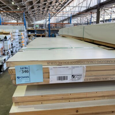 PALLET OF 14 ASSORTED INTERNAL DOORS PALLET OF 14 ASSORTED INTERNAL DOORS