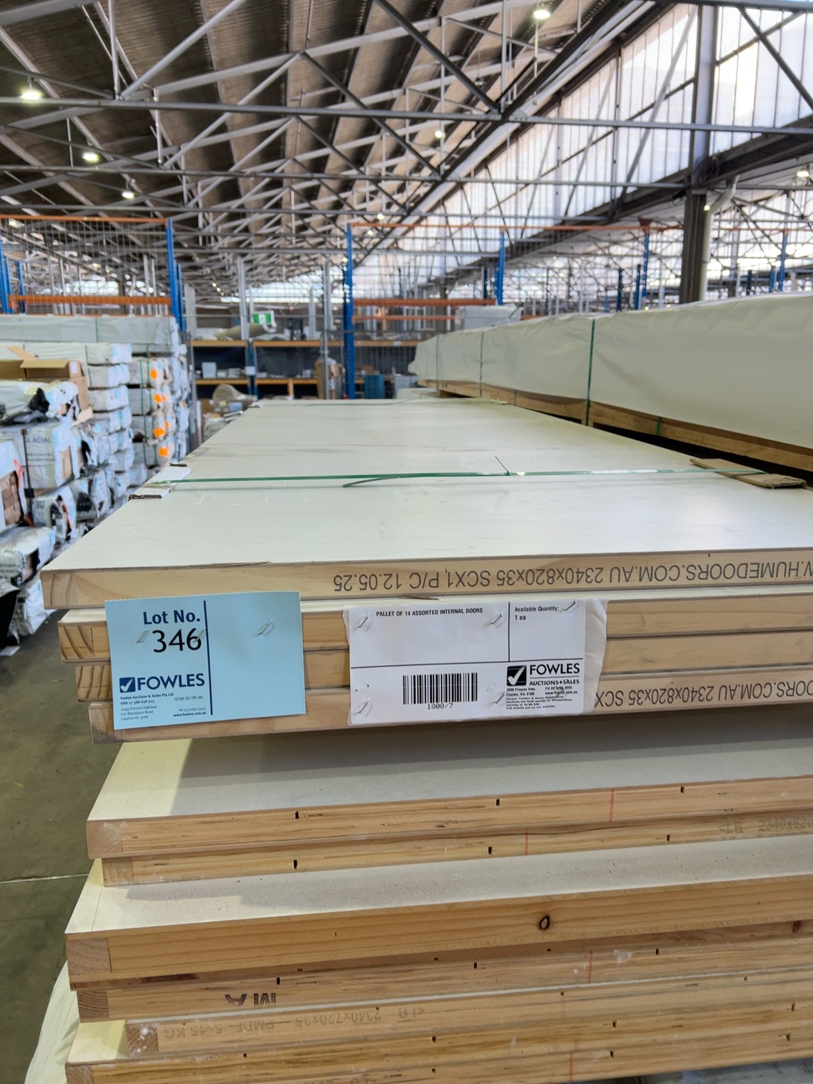 PALLET OF 14 ASSORTED INTERNAL DOORS PALLET OF 14 ASSORTED INTERNAL DOORS