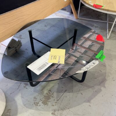 EX HIRE BLACK GLASS KIDNEY SHAPED COFFEE TABLE, SOLD AS IS EX HIRE BLACK GLASS KIDNEY SHAPED COFFEE TABLE, SOLD AS IS