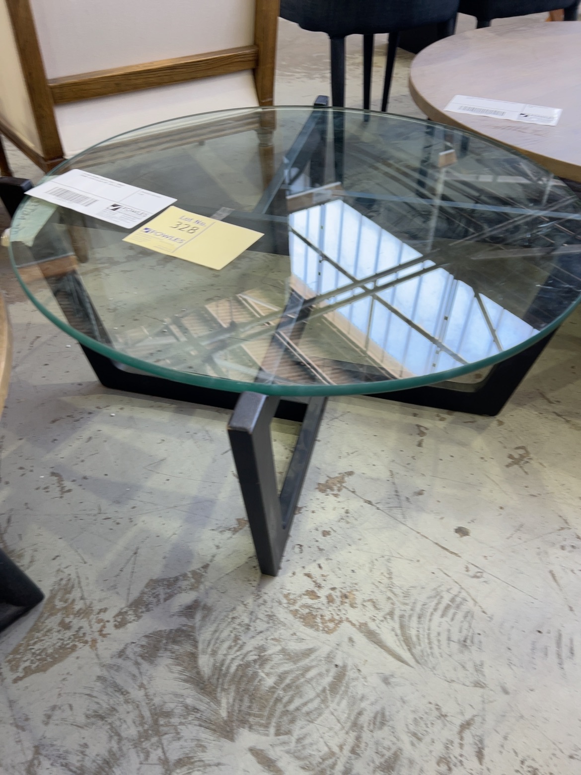 EX HIRE ROUND COFFEE TABLE, TIMBER FRAME, CLEAR GLASS TOP, SOLD AS IS EX HIRE ROUND COFFEE TABLE, TIMBER FRAME, CLEAR GLASS TOP, SOLD AS IS