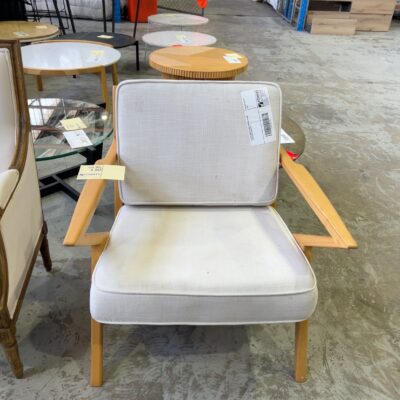 EX HIRE TIMBER FRAME ARMCHAIR, CREAM UPHOLSTERY, SOLD AS IS EX HIRE TIMBER FRAME ARMCHAIR, CREAM UPHOLSTERY, SOLD AS IS