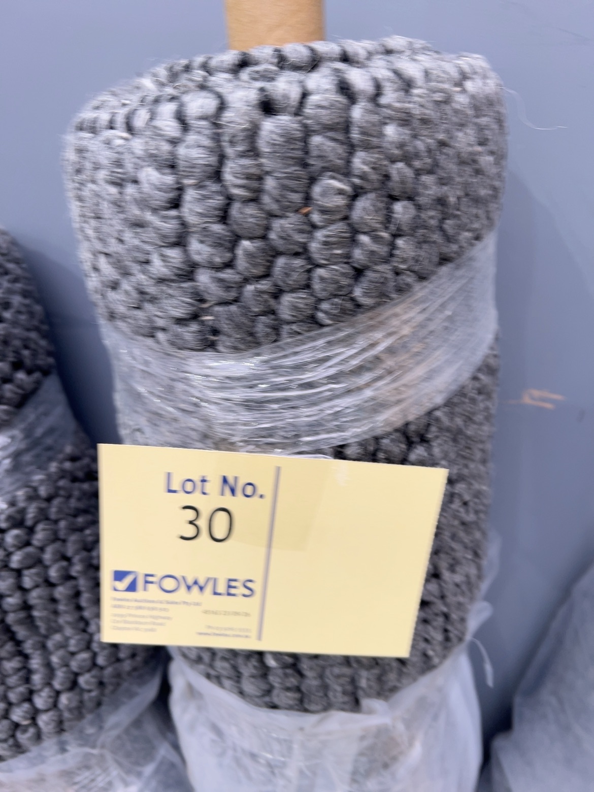 NEW KOO WOOL PEBBLE RUG, 230 X 330CM, CHARCOAL RRP$999 NEW KOO WOOL PEBBLE RUG, 230 X 330CM, CHARCOAL RRP$999