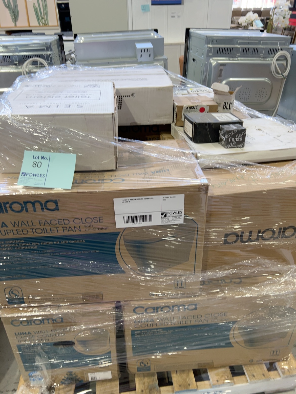 PALLET OF ASSORTED BRAND TOILET PANS, SOLD AS IS PALLET OF ASSORTED BRAND TOILET PANS, SOLD AS IS