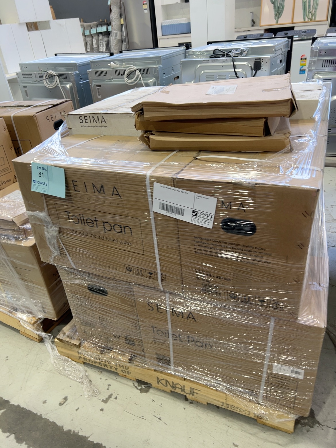 PALLET OF SEIMA TOILET PANS, SOLD AS IS PALLET OF SEIMA TOILET PANS, SOLD AS IS