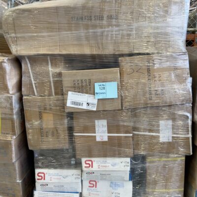 PALLET OF ASSORTED TAPWARE, BATHROOM ACCESSORIES AND SINKS, SOLD AS IS