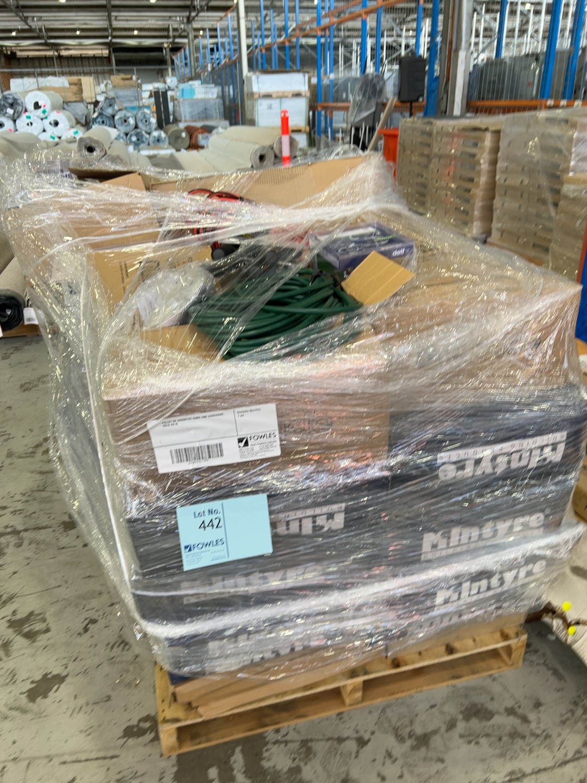 PALLET OF ASSORTED SINKS AND HARDWARE, SOLD AS IS PALLET OF ASSORTED SINKS AND HARDWARE, SOLD AS IS