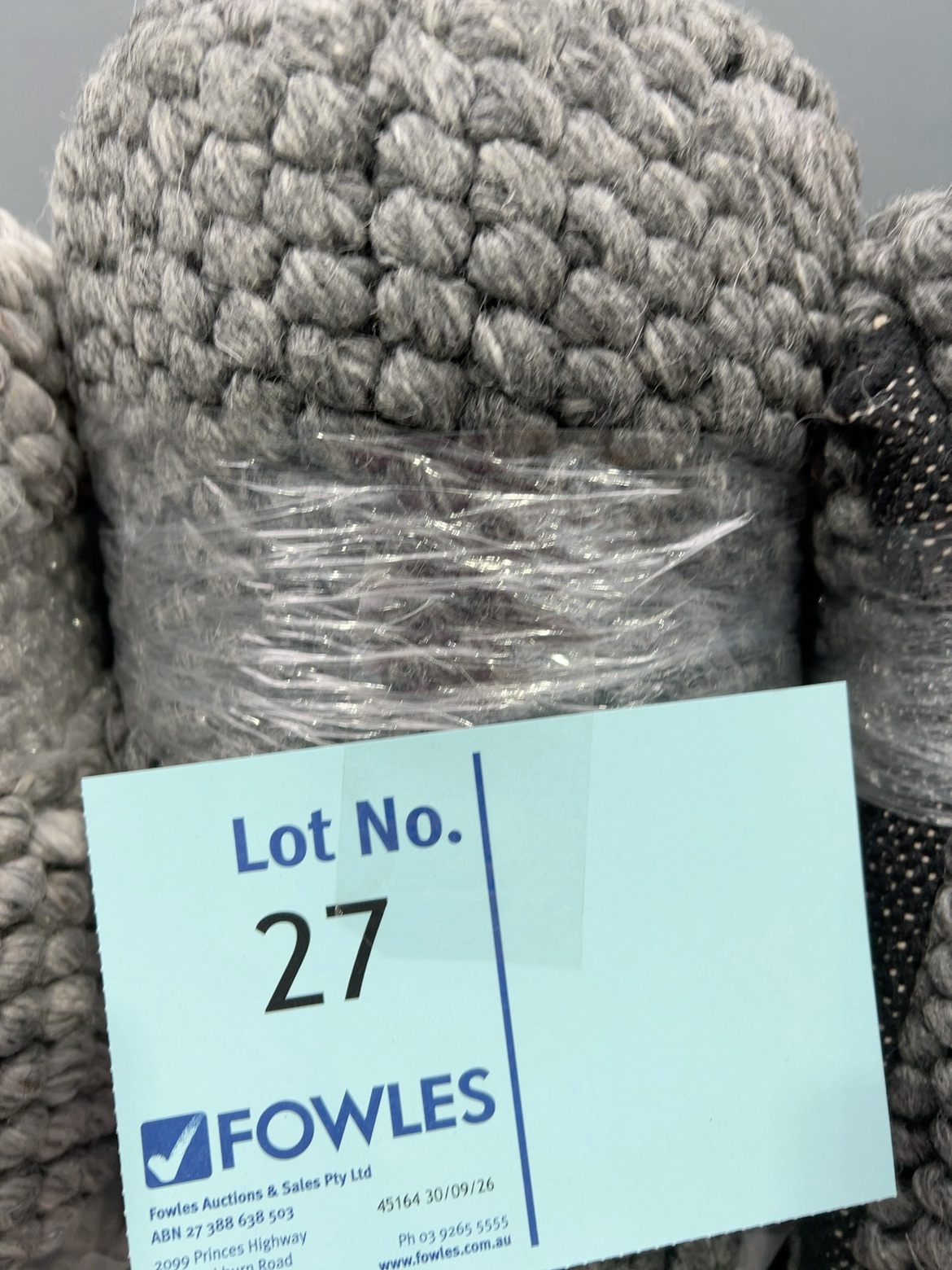 NEW GREY PEBBLE WOOL RUG 160CM X 230CM RRP$499 NEW GREY PEBBLE WOOL RUG 160CM X 230CM RRP$499