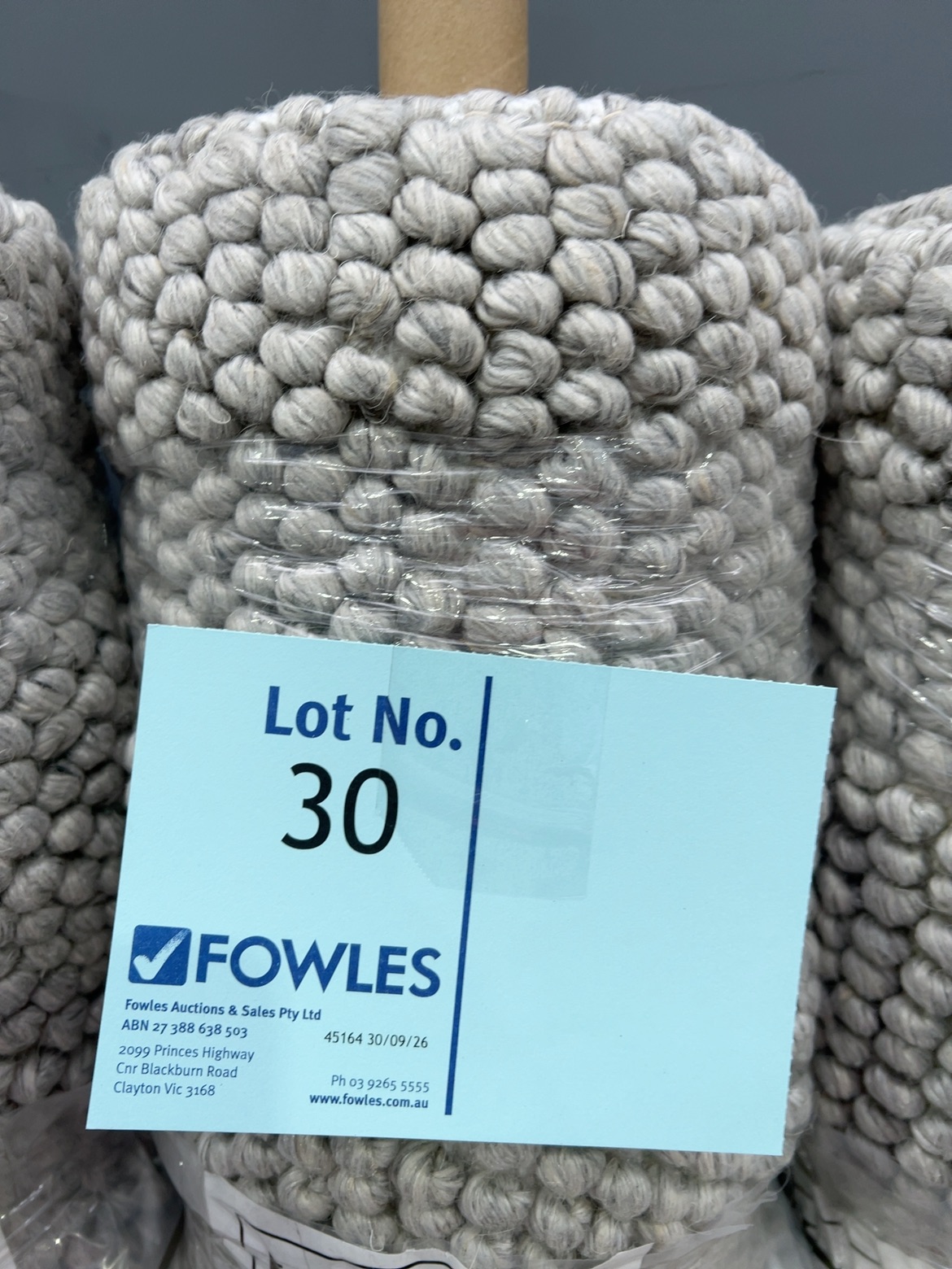 NEW SILVER PEBBLE WOOL RUG 160CM X 230CM RRP$499 NEW SILVER PEBBLE WOOL RUG 160CM X 230CM RRP$499