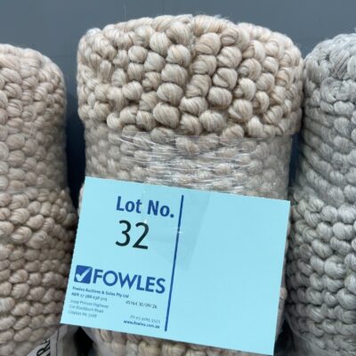 NEW BEIGE PEBBLE WOOL RUG 160CM X 230CM RRP$499 NEW BEIGE PEBBLE WOOL RUG 160CM X 230CM RRP$499