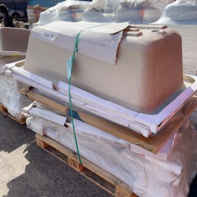 PALLET OF ASSORTED DROP IN BATHS, VARIOUS BRANDS AND SIZES, ALSO INCLUDING A SPA BATH SOLD AS IS PALLET OF ASSORTED DROP IN BATHS, VARIOUS BRANDS AND SIZES, ALSO INCLUDING A SPA BATH SOLD AS IS