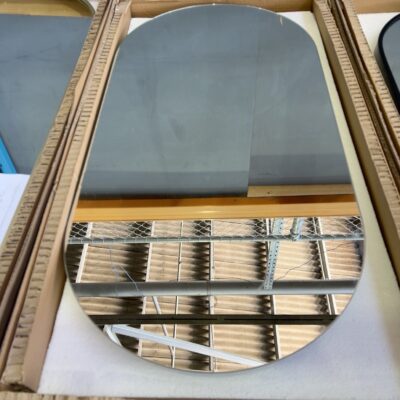 NEW LED PILL SHAPE MIRROR 900MM HIGH X 450MM WIDE, TOUCH SENSOR, ADJUSTABLE LIGHT TEMPERATURE, CO4590 NEW LED PILL SHAPE MIRROR 900MM HIGH X 450MM WIDE, TOUCH SENSOR, ADJUSTABLE LIGHT TEMPERATURE, CO4590