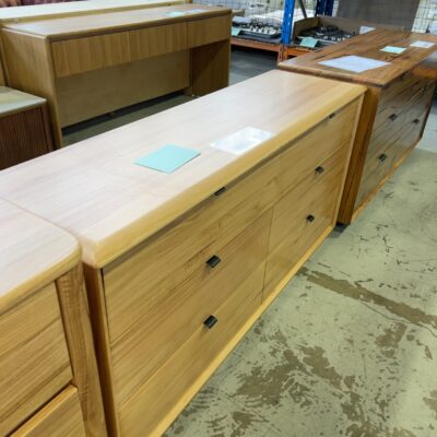 EX-DISPLAY MALIBU DRESSER MESSMATE, SOLD AS IS EX-DISPLAY MALIBU DRESSER MESSMATE, SOLD AS IS