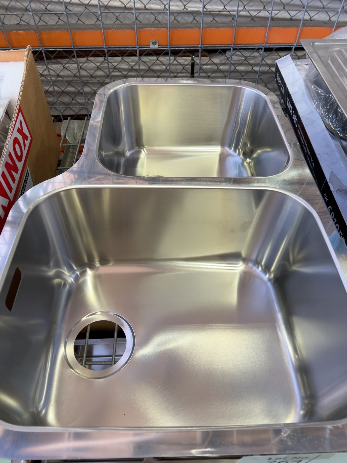 NEW FRANKE ARX 120-35/33 ARIANE DOUBLE UNDERMOUNT SINK WITH FRANKE WASTES 655/662/094 X 1 NEW FRANKE ARX 120-35/33 ARIANE DOUBLE UNDERMOUNT SINK WITH FRANKE WASTES 655/662/094 X 1
