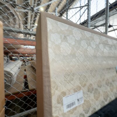EX SHOWROOM - QUEEN SIZE BEDBASE ONLY EX SHOWROOM - QUEEN SIZE BEDBASE ONLY