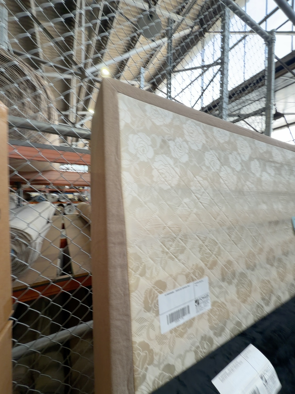 EX SHOWROOM - QUEEN SIZE BEDBASE ONLY EX SHOWROOM - QUEEN SIZE BEDBASE ONLY