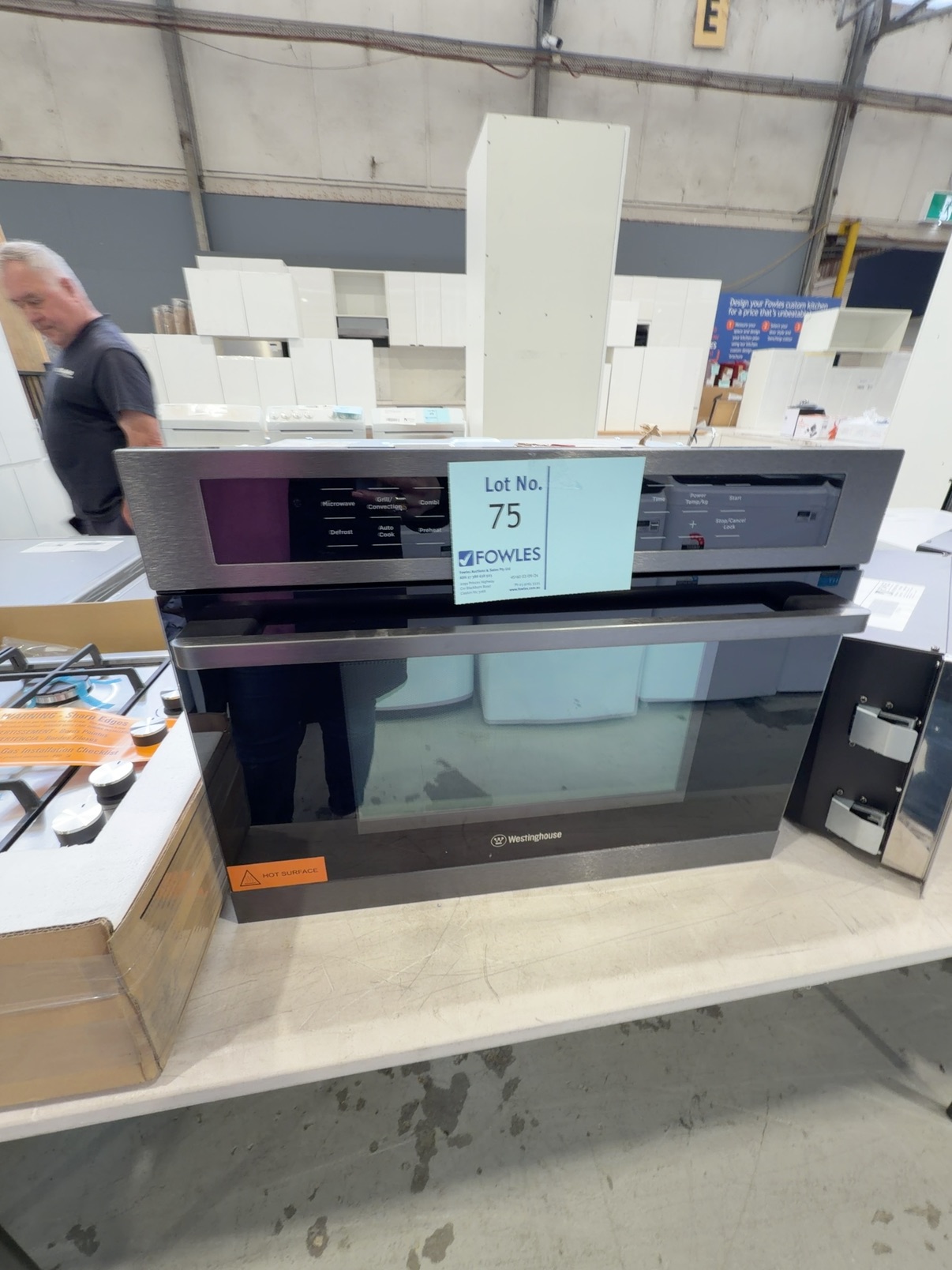 NEW WESTINGHOUSE WMB4425DSC DARK S/STEEL BUILT IN COMBINATION MICROWAVE AND OVEN, 900 WATT, WITH 14 DAY WARRANTY NEW WESTINGHOUSE WMB4425DSC DARK S/STEEL BUILT IN COMBINATION MICROWAVE AND OVEN, 900 WATT, WITH 14 DAY WARRANTY