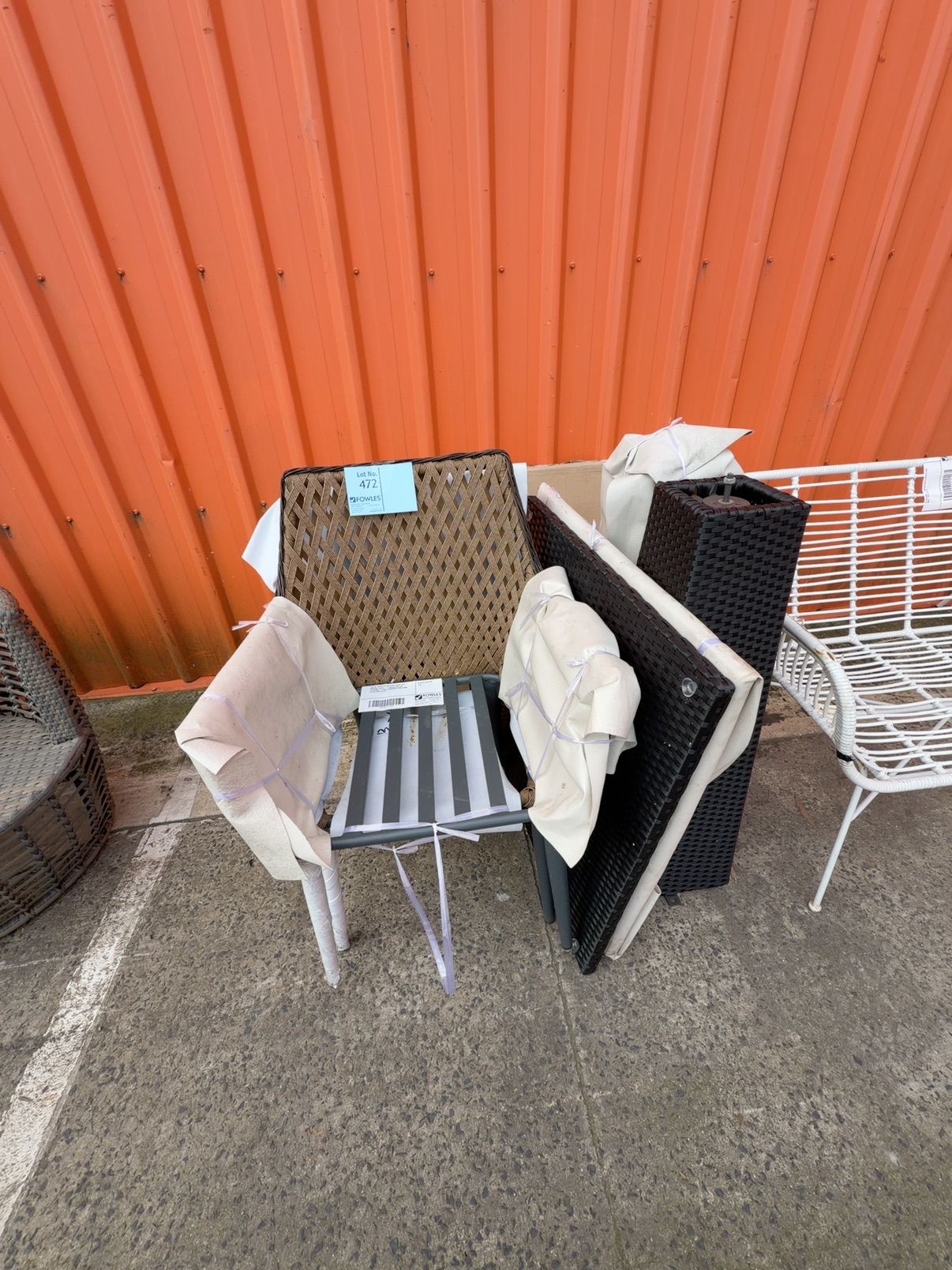 LOT OF ASSORTED OUTDOOR FURNITURE - MISSING PARTS - 2 CHAIRS WITH NO CUSHIONS, 2 TABLES MISSING CONNECTION PLATE SOLD AS IS LOT OF ASSORTED OUTDOOR FURNITURE - MISSING PARTS - 2 CHAIRS WITH NO CUSHIONS, 2 TABLES MISSING CONNECTION PLATE SOLD AS IS