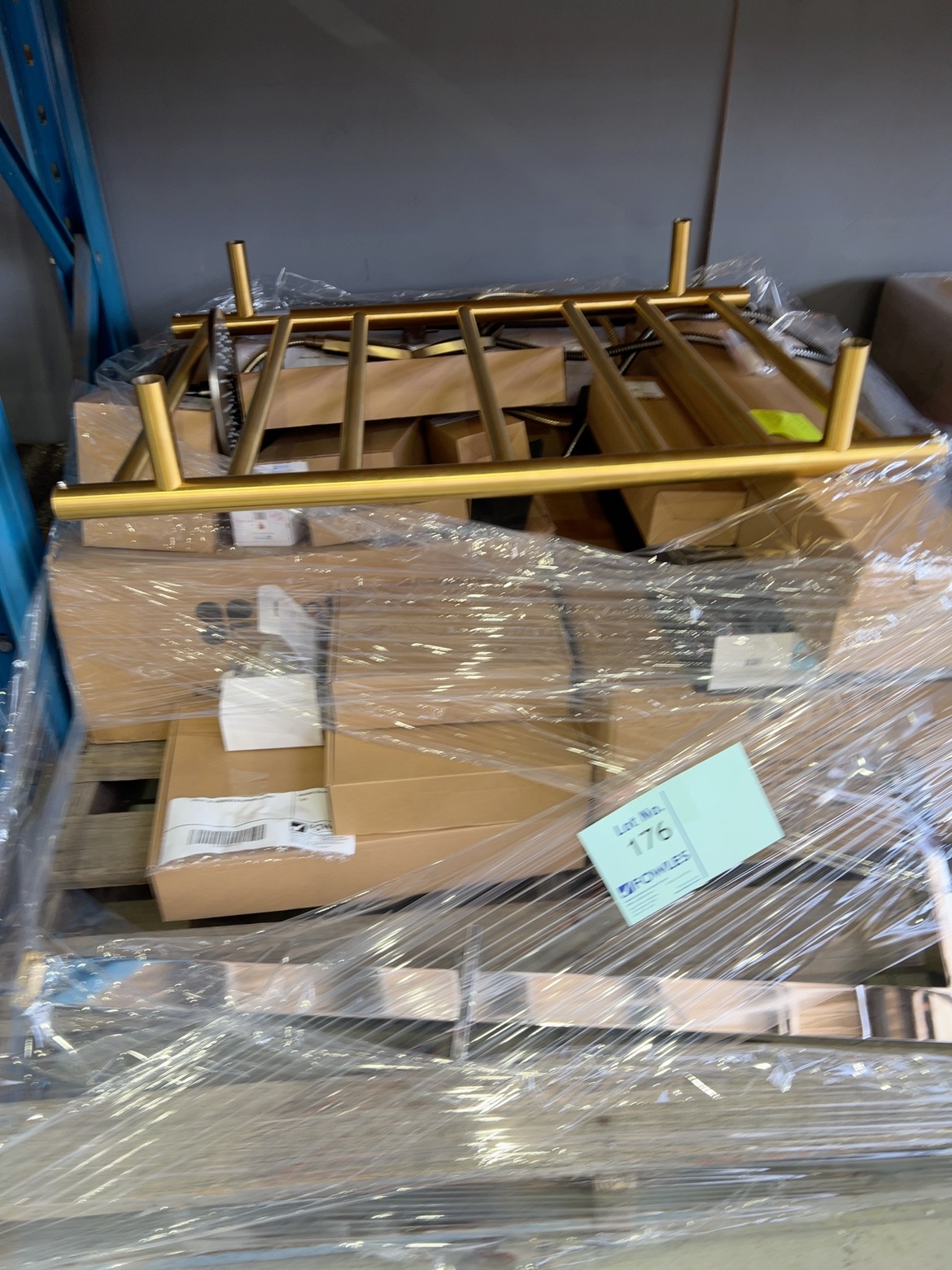 PALLET OF ASSORTED BATHROOM FITTINGS PALLET OF ASSORTED BATHROOM FITTINGS