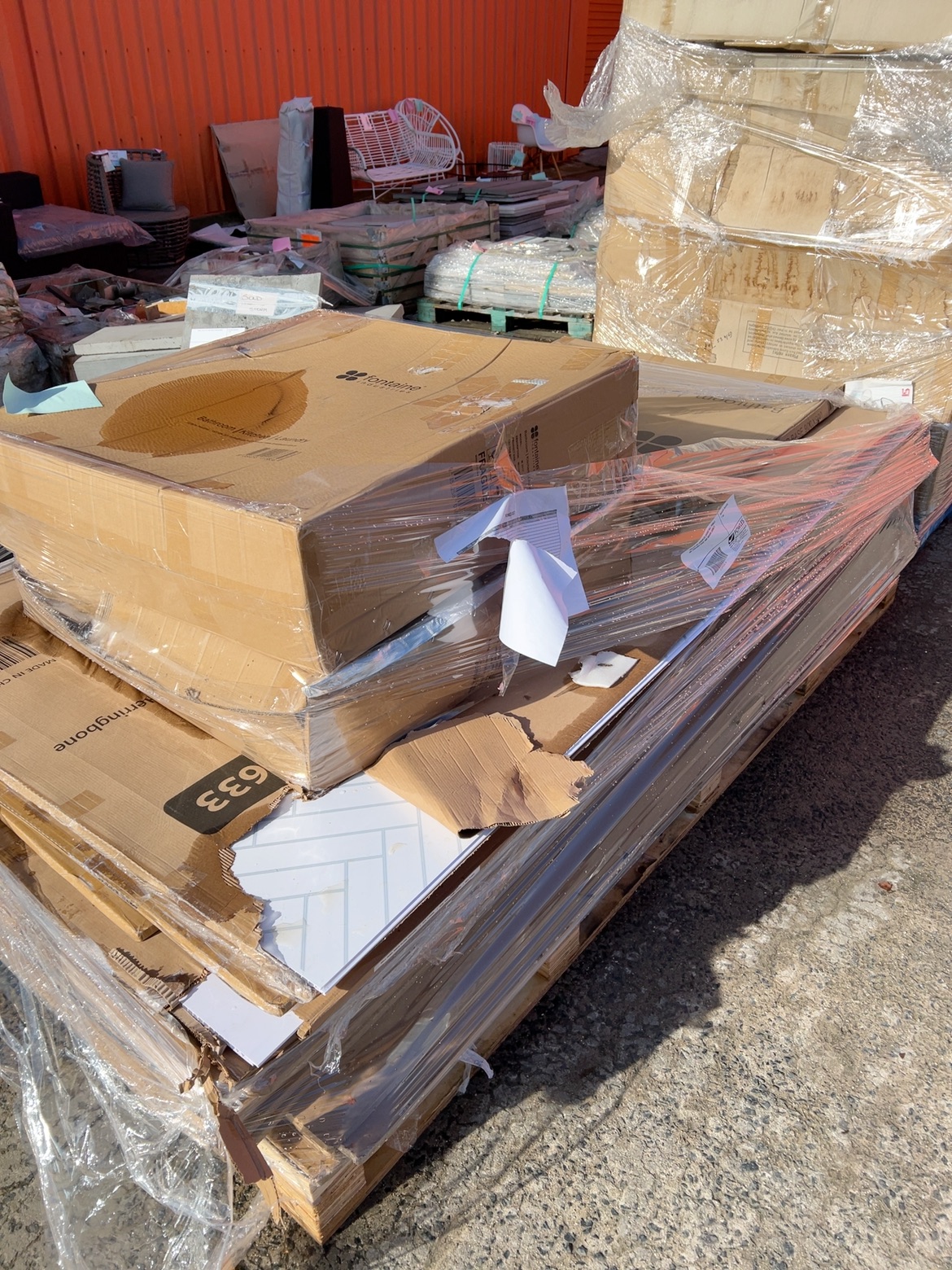 PALLET OF ASSORTED SHOWER WALL PANELS INC SHOWER BASE AND MIRROR CABINETS PALLET OF ASSORTED SHOWER WALL PANELS INC SHOWER BASE AND MIRROR CABINETS