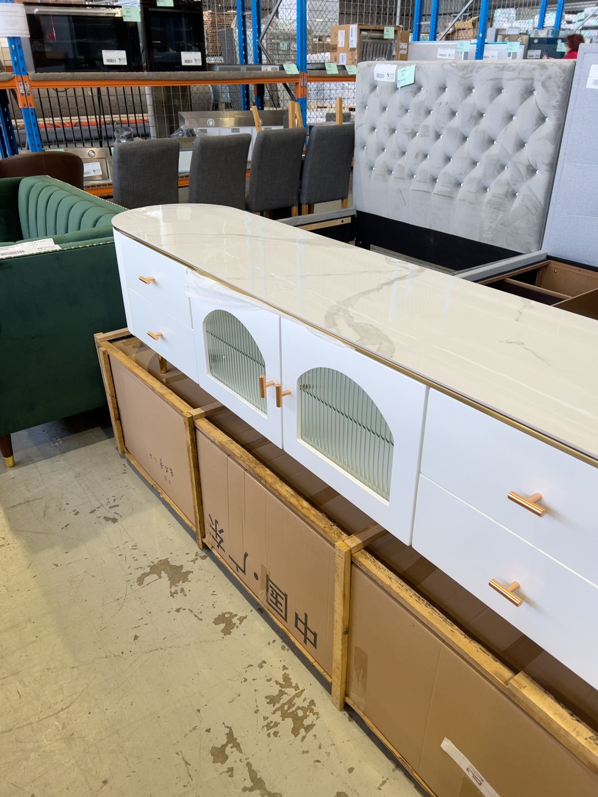 EX-SHOWROOM 2000MM IMPERIAL WHITE MARBLE ENTERTAINMENT UNIT, SOLD AS IS EX-SHOWROOM 2000MM IMPERIAL WHITE MARBLE ENTERTAINMENT UNIT, SOLD AS IS