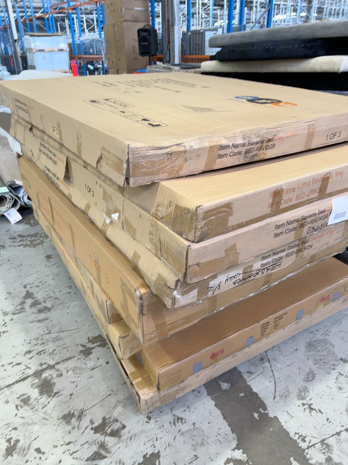 PALLET OF ASSORTED BED HEADS - SOLD AS IS PALLET OF ASSORTED BED HEADS - SOLD AS IS