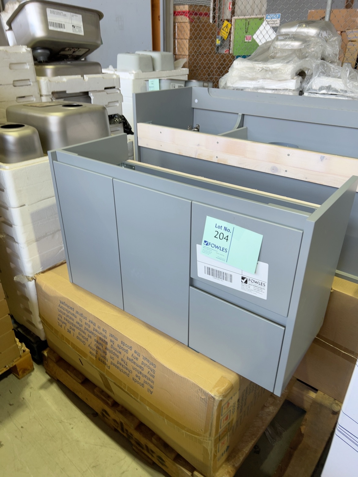 NEW 900MM NARROW MATTE GREY FLOOR VANITY CABINET ONLY, WG32-900WGM NEW 900MM NARROW MATTE GREY FLOOR VANITY CABINET ONLY, WG32-900WGM