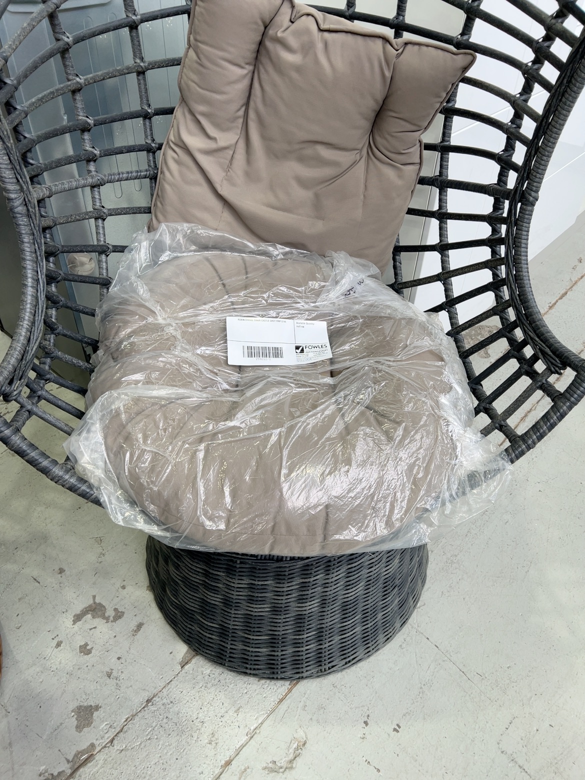 ROBIN SWIVEL CHAIR CASTLE GREY RRP $749 ROBIN SWIVEL CHAIR CASTLE GREY RRP $749