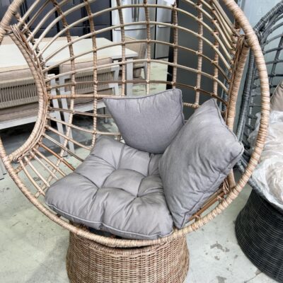 ROBIN SWIVEL CHAIR MARINA RRP $749 ROBIN SWIVEL CHAIR MARINA RRP $749